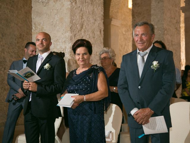 Il matrimonio di Fabio e Laura a Castiglione a Casauria, Pescara 35