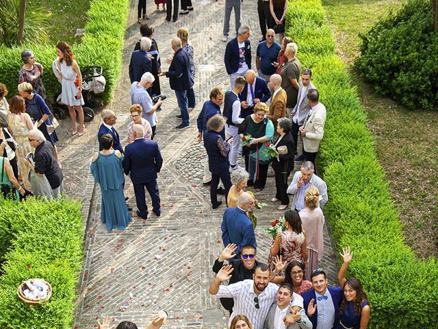 Il matrimonio di Mirko e Roberta a Macerata, Macerata 33