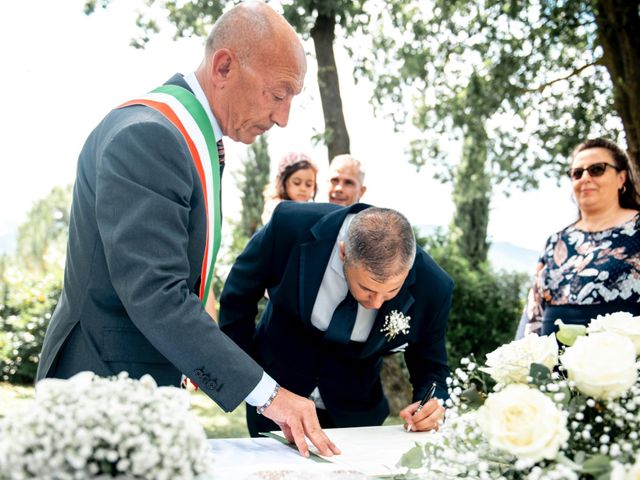 Il matrimonio di Salvatore e Rosaria a Santa Maria del Molise, Isernia 63