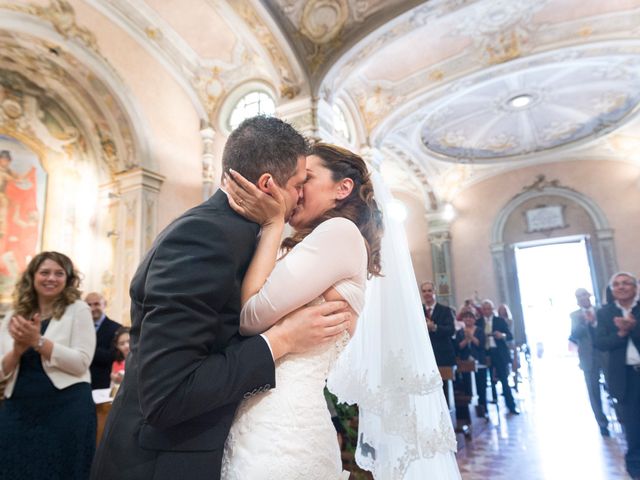 Il matrimonio di Vincenzo e Veronica a Mozzate, Como 17