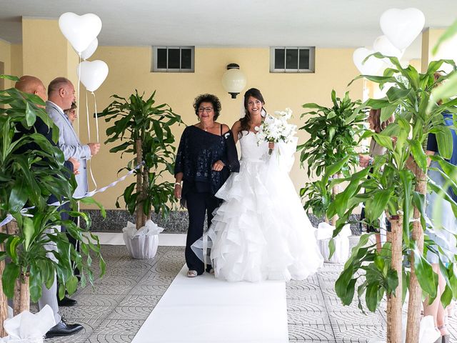 Il matrimonio di Simone e Laura a Morimondo, Milano 7