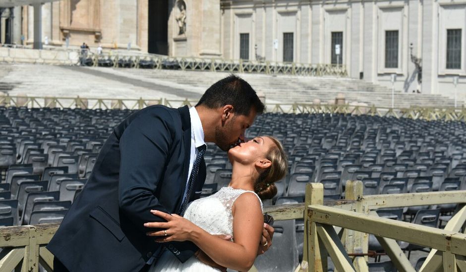 Il matrimonio di Gessica e Luigi a Napoli, Napoli