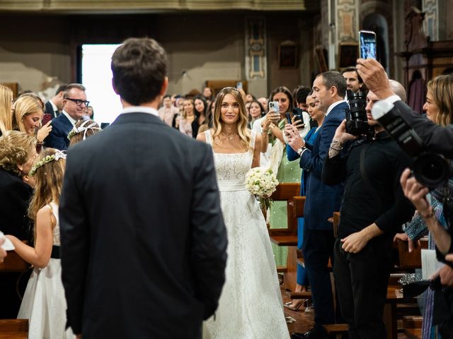 Il matrimonio di Davide e Iolanda a Chignolo Po, Pavia 17
