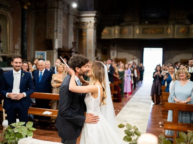 Il matrimonio di Davide e Iolanda a Chignolo Po, Pavia 24