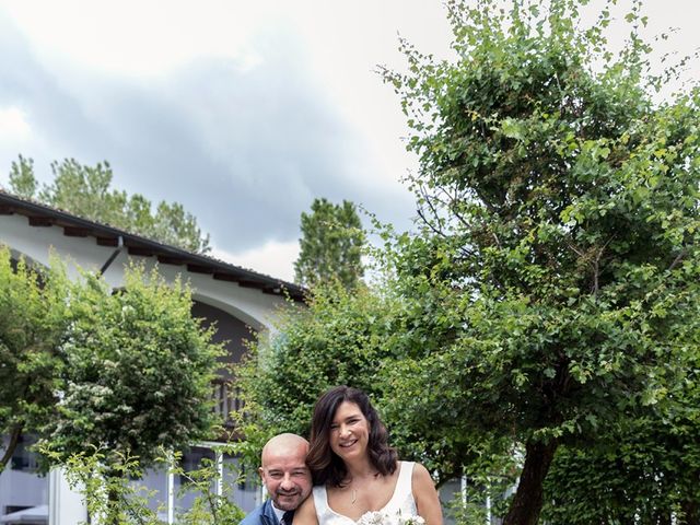 Il matrimonio di Enrico e Silvia a Vanzago, Milano 17