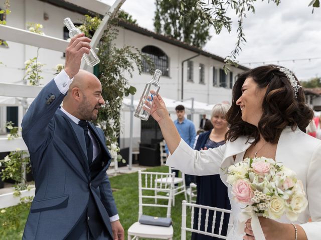 Il matrimonio di Enrico e Silvia a Vanzago, Milano 23