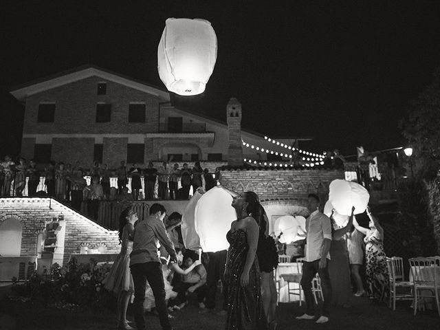 Il matrimonio di Roberto e Marta a Serrapetrona, Macerata 28