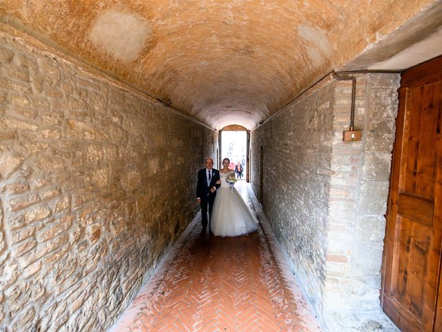 Il matrimonio di Francesco e Victoria a San Gimignano, Siena 37