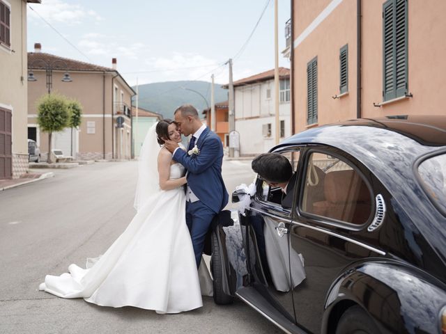Il matrimonio di Lia e Eugenio a Ortucchio, L&apos;Aquila 28