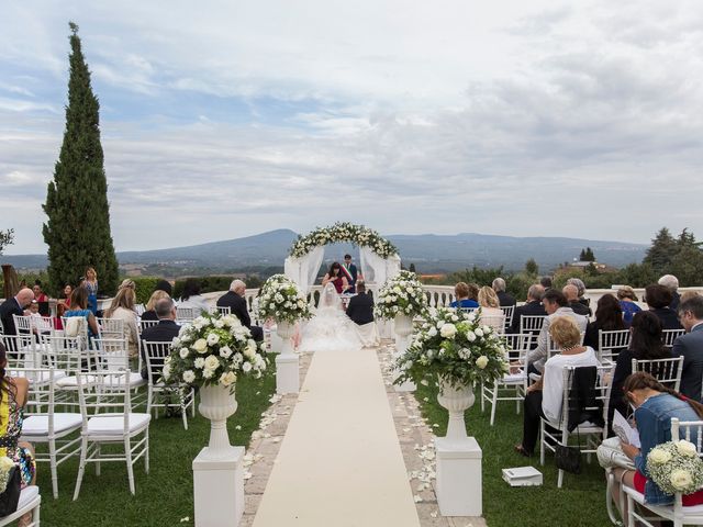 Il matrimonio di Danny e Laura a Bassano Romano, Viterbo 15