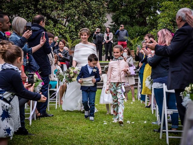 Il matrimonio di Massimiliano e Debora a Erba, Como 23