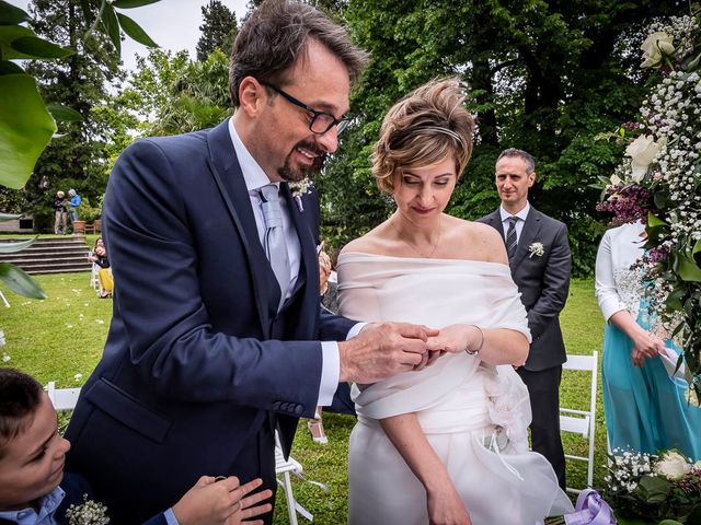 Il matrimonio di Massimiliano e Debora a Erba, Como 26