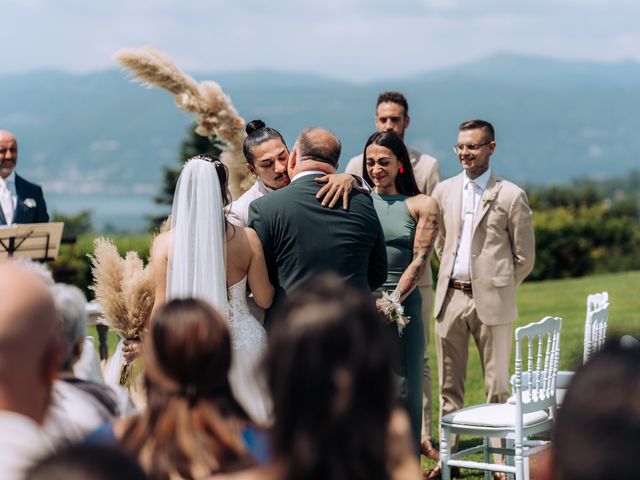 Il matrimonio di Mario e Milena a Besozzo, Varese 30