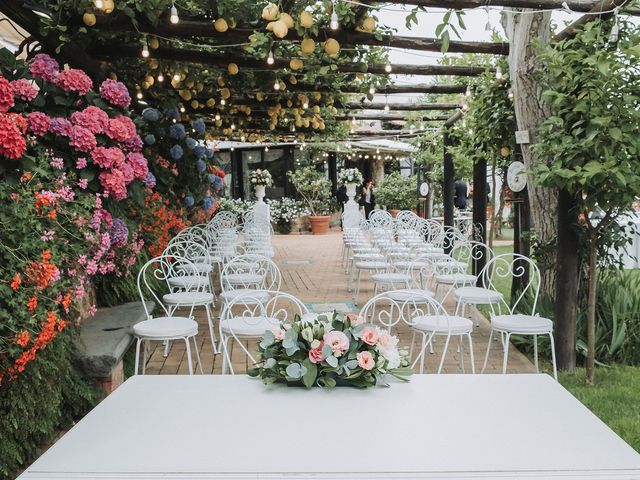 Il matrimonio di Vale e Max a Napoli, Napoli 12