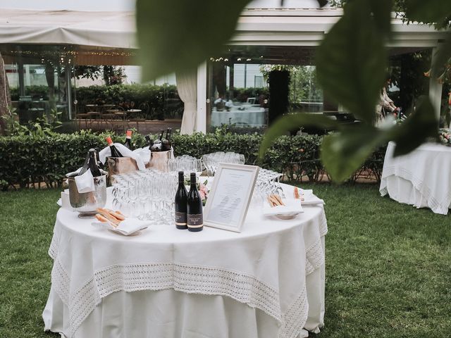 Il matrimonio di Vale e Max a Napoli, Napoli 15
