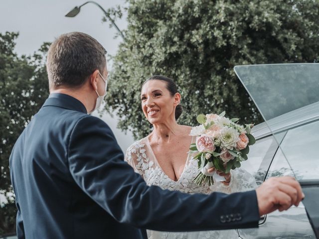 Il matrimonio di Vale e Max a Napoli, Napoli 19