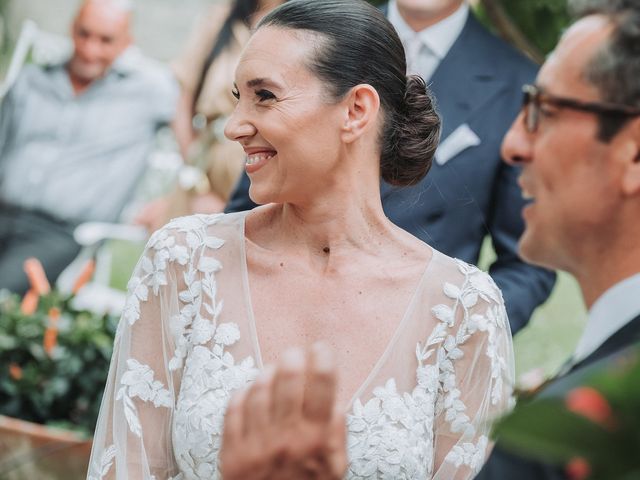Il matrimonio di Vale e Max a Napoli, Napoli 32