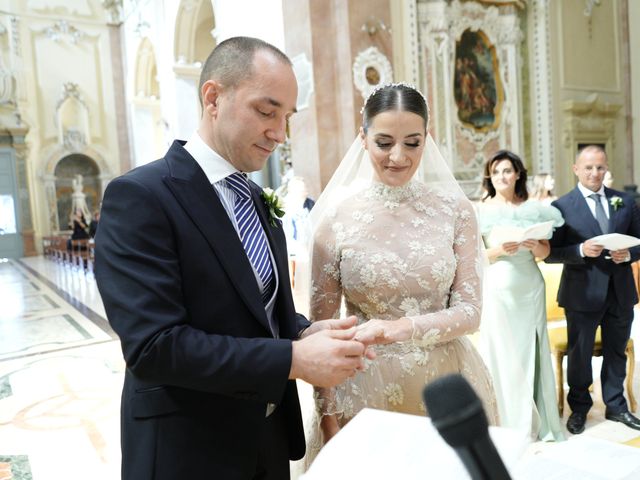 Il matrimonio di Vincenzo e Marilù a Cisternino, Brindisi 20
