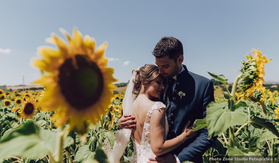 Il matrimonio di Luca e Tania a Castelfidardo, Ancona