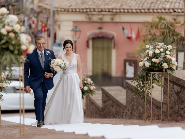 Il matrimonio di Maddalena e David a Valverde, Catania 26