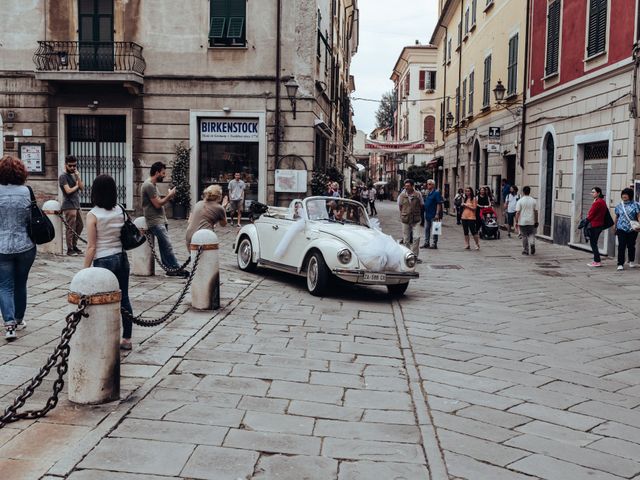 Il matrimonio di Vincenzo e Laura a Sarzana, La Spezia 43