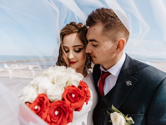 Il matrimonio di Dorin e Valentina a Fermignano, Pesaro - Urbino 28