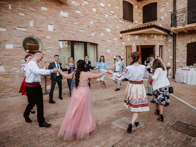 Il matrimonio di Dorin e Valentina a Fermignano, Pesaro - Urbino 40