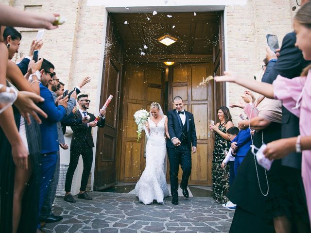 Il matrimonio di Francesco e Enrica a Collecorvino, Pescara 11