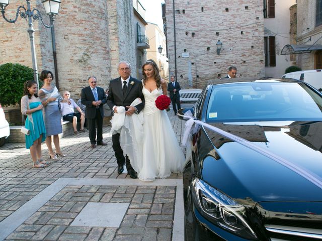 Il matrimonio di Marco e Mariaelena a Città Sant&apos;Angelo, Pescara 47