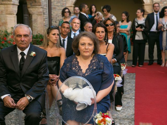 Il matrimonio di Marco e Mariaelena a Città Sant&apos;Angelo, Pescara 59