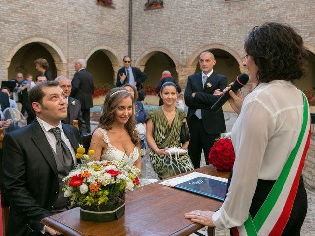 Il matrimonio di Marco e Mariaelena a Città Sant&apos;Angelo, Pescara 60