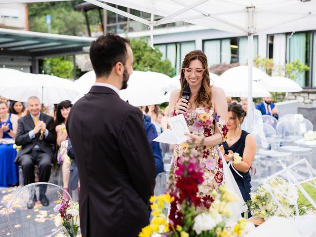 Il matrimonio di Michele e Valentina a Mergozzo, Verbania 30