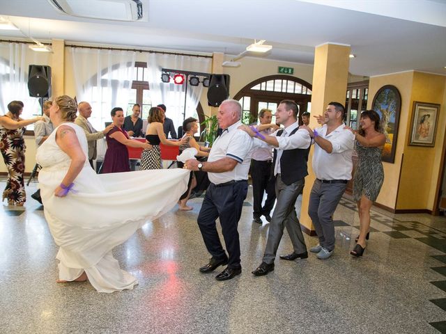 Il matrimonio di Davide e Lucia a Mariano Comense, Como 35