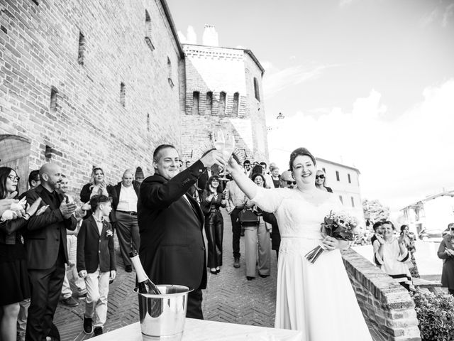 Il matrimonio di Laura e Christian a Castignano, Ascoli Piceno 25