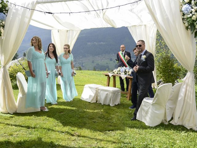 Il matrimonio di Matteo  e Romina  a Aosta, Aosta 15