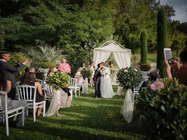 Il matrimonio di Elena e Angela a Bagnone, Massa Carrara 24