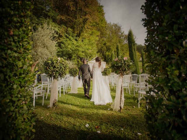 Il matrimonio di Elena e Angela a Bagnone, Massa Carrara 25