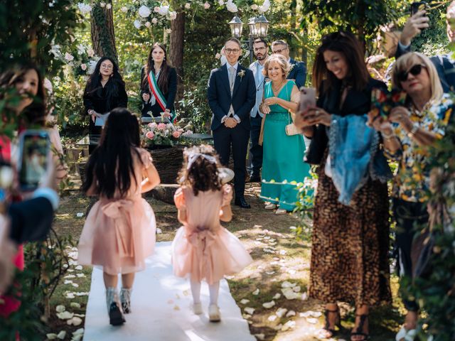 Il matrimonio di Stefano e Lili a Venegono Inferiore, Varese 28