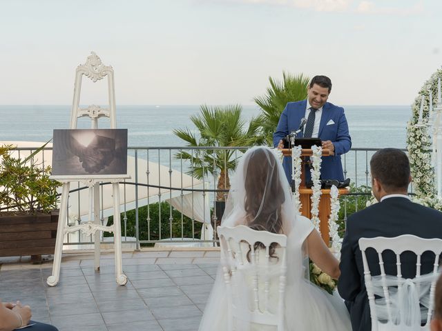 Il matrimonio di Roberto e Naomi a Belvedere di Spinello, Crotone 22