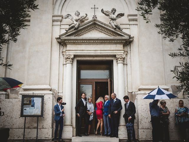 Il matrimonio di Mattia e Maria Gloria a Peschiera del Garda, Verona 24