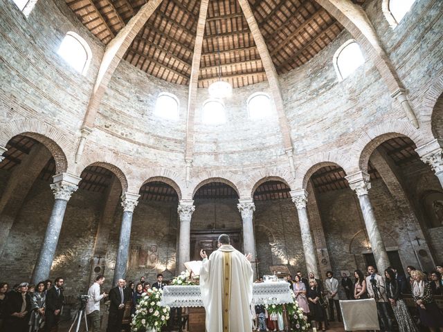 Il matrimonio di Gabriele e Veronica a Torgiano, Perugia 23