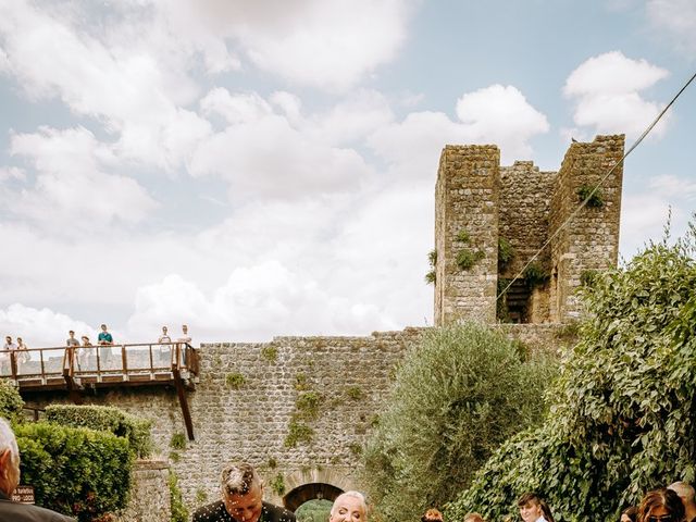 Il matrimonio di Simone e Valeria a Monteriggioni, Siena 37