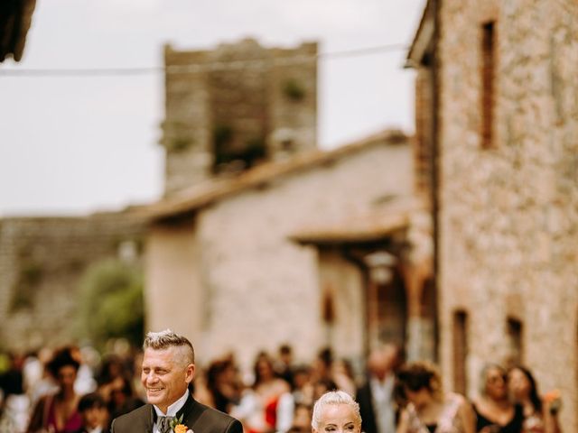 Il matrimonio di Simone e Valeria a Monteriggioni, Siena 39