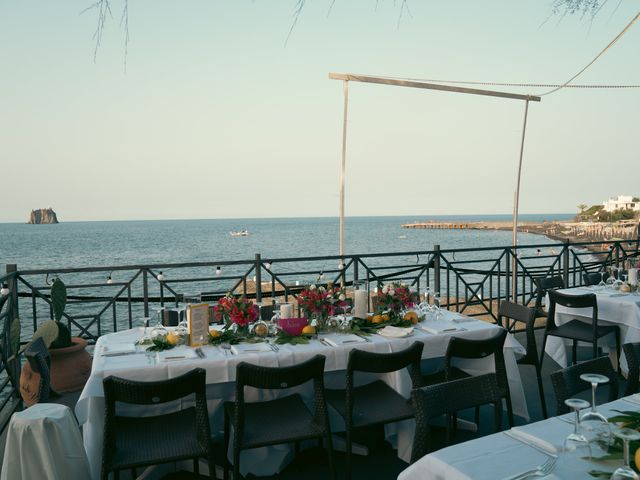 Il matrimonio di Faustine e Hypolite a Stromboli, Messina 79