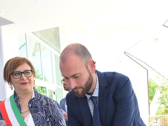 Il matrimonio di Maria Teresa e James a Bernalda, Matera 79