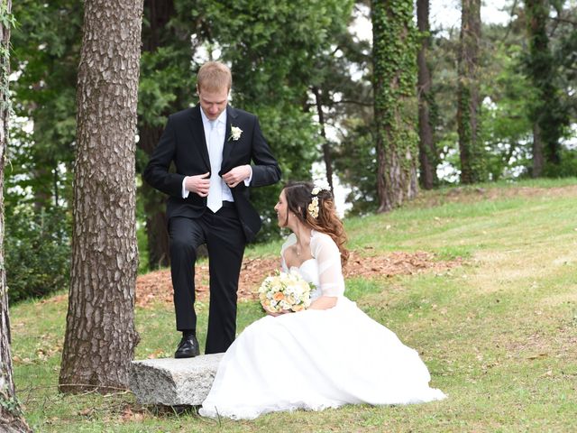 Il matrimonio di Marco e Veronica a Carnago, Varese 8