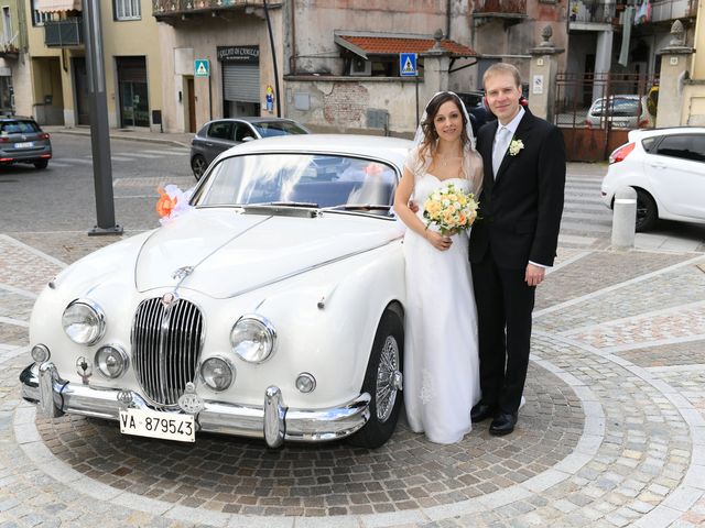 Il matrimonio di Marco e Veronica a Carnago, Varese 18