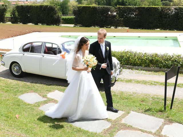 Il matrimonio di Marco e Veronica a Carnago, Varese 19