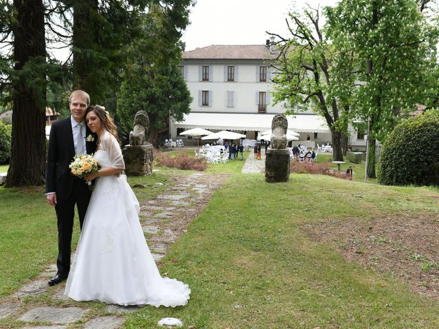 Il matrimonio di Marco e Veronica a Carnago, Varese 20