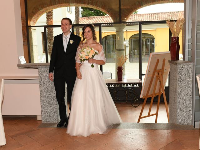 Il matrimonio di Marco e Veronica a Carnago, Varese 21